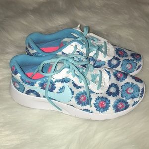 Nike Shoes. NWT